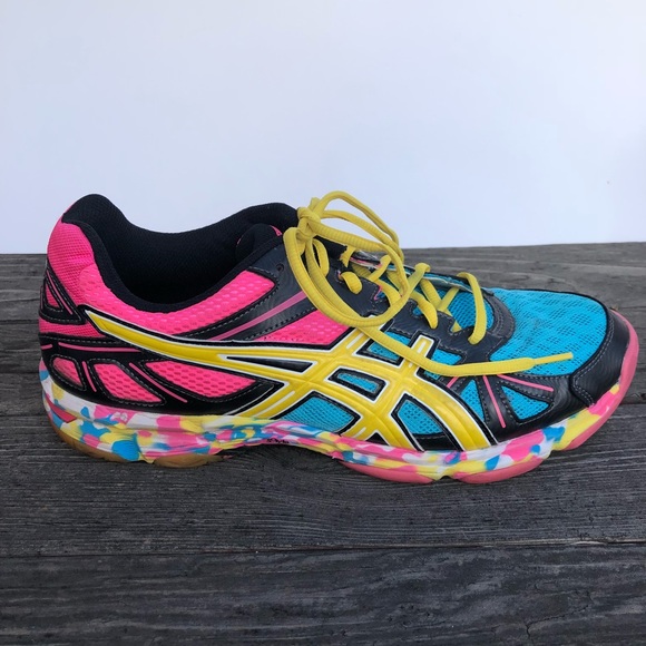 bright colored womens tennis shoes